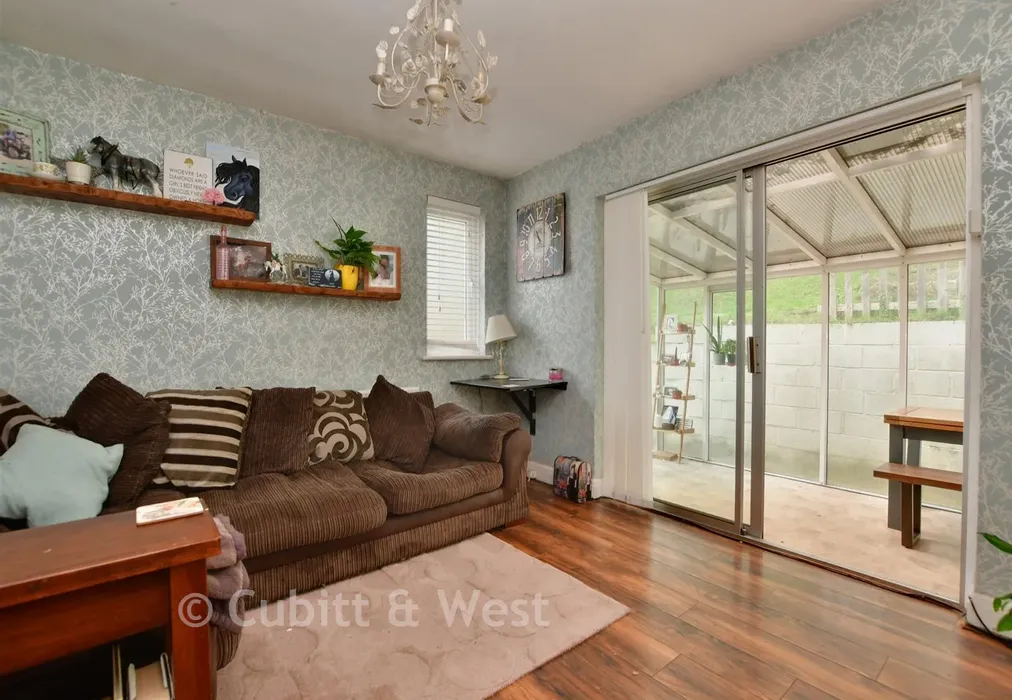 Lounge - Milner Road, Caterham, Surrey - Wards of Kent