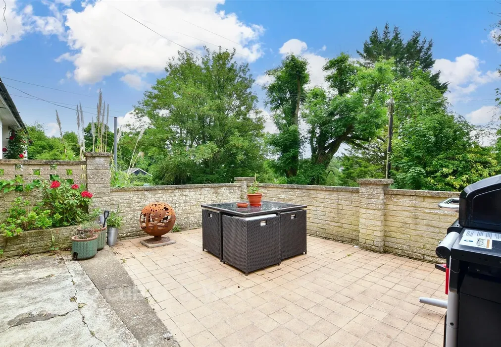 Garden - Milner Road, Caterham, Surrey - Wards of Kent