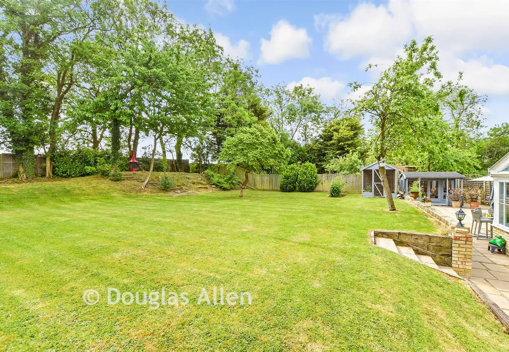 Rear Garden - Monkhams, Waltham Abbey, Essex - Wards of Kent