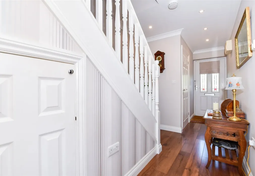 Entrance Hall - Lenham Road, Kingswood, Maidstone, Kent - Wards of Kent