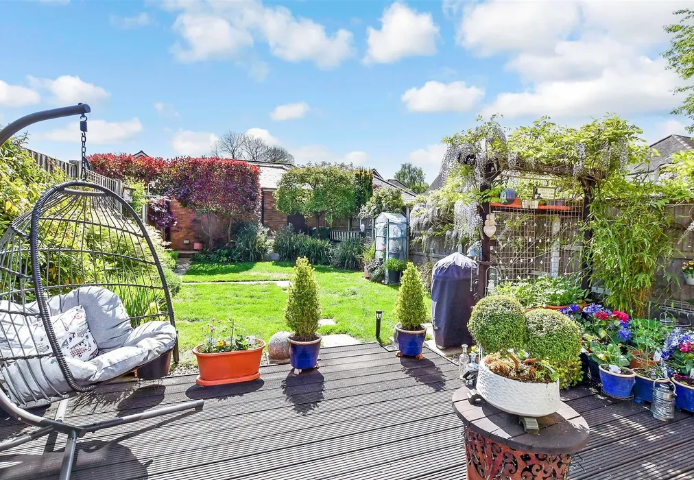 Rear Garden - Lenham Road, Kingswood, Maidstone, Kent - Wards of Kent