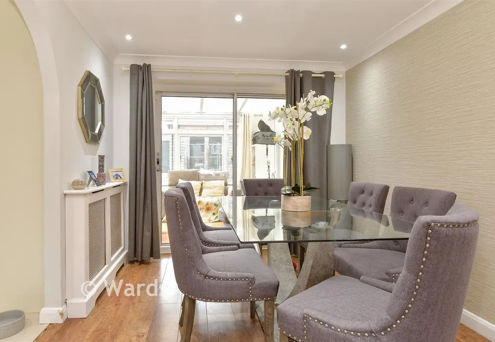 Lounge - St. Botolph's Road, Northfleet, Gravesend, Kent - Wards of Kent