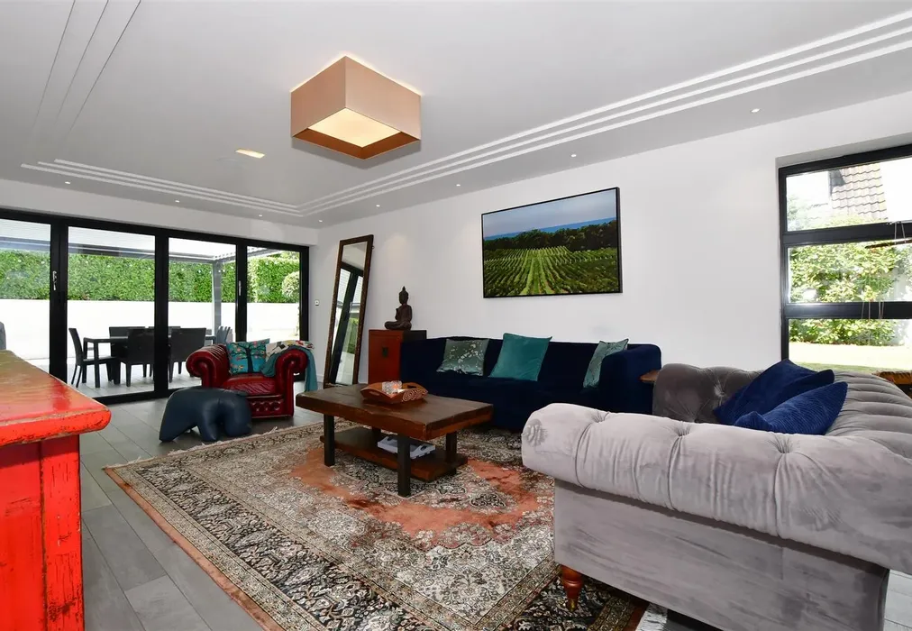 Sitting Area - Sea View Road, St Margarets Bay, Dover, Kent - Wards of Kent