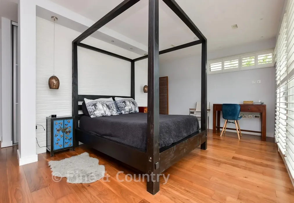 Main Bedroom - Sea View Road, St Margarets Bay, Dover, Kent - Wards of Kent