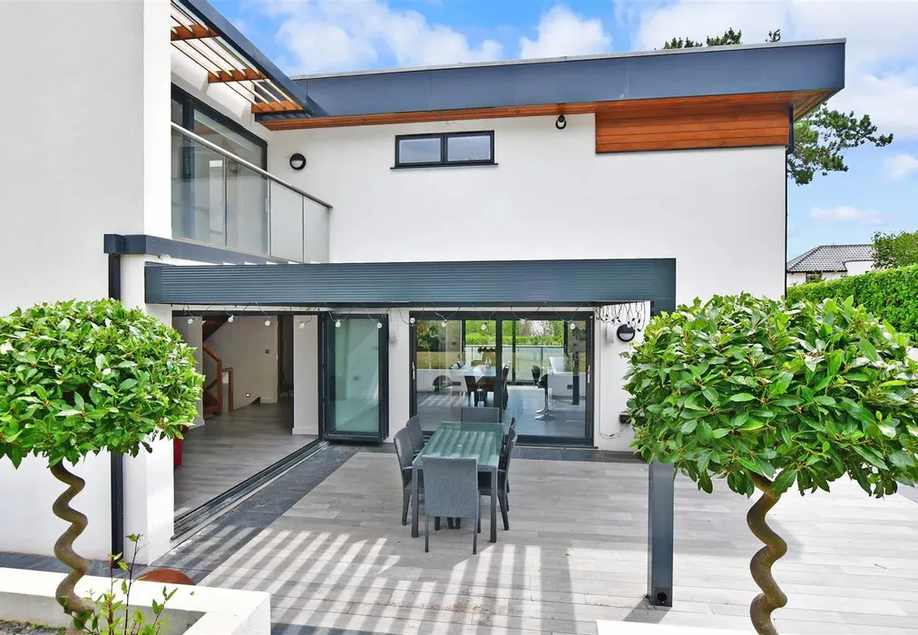 External Lifestyle - Sea View Road, St Margarets Bay, Dover, Kent - Wards of Kent