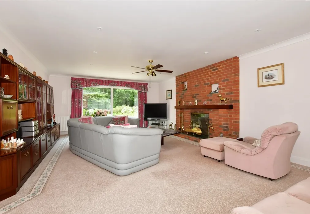 Lounge - Fleets Lane, Tyler Hill, Canterbury, Kent - Wards of Kent