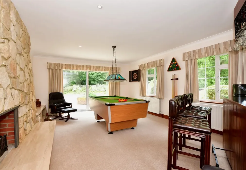 Family Room - Fleets Lane, Tyler Hill, Canterbury, Kent - Wards of Kent