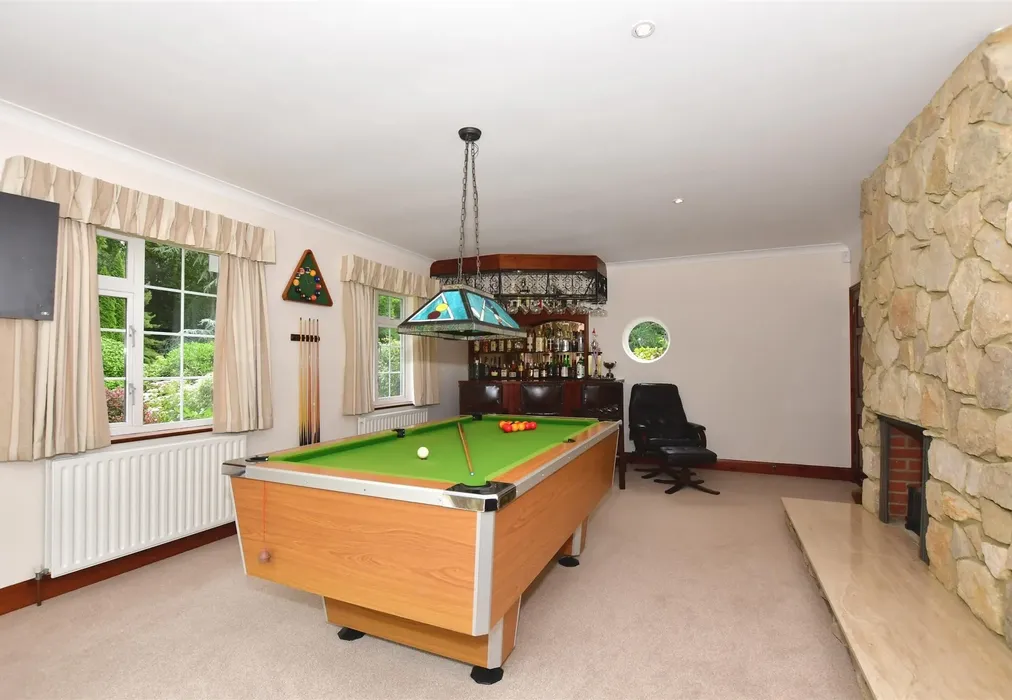 Family Room - Fleets Lane, Tyler Hill, Canterbury, Kent - Wards of Kent