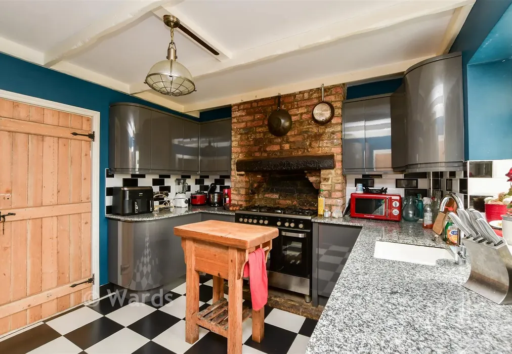 Kitchen - Sacketts Hill, Broadstairs, Kent - Wards of Kent