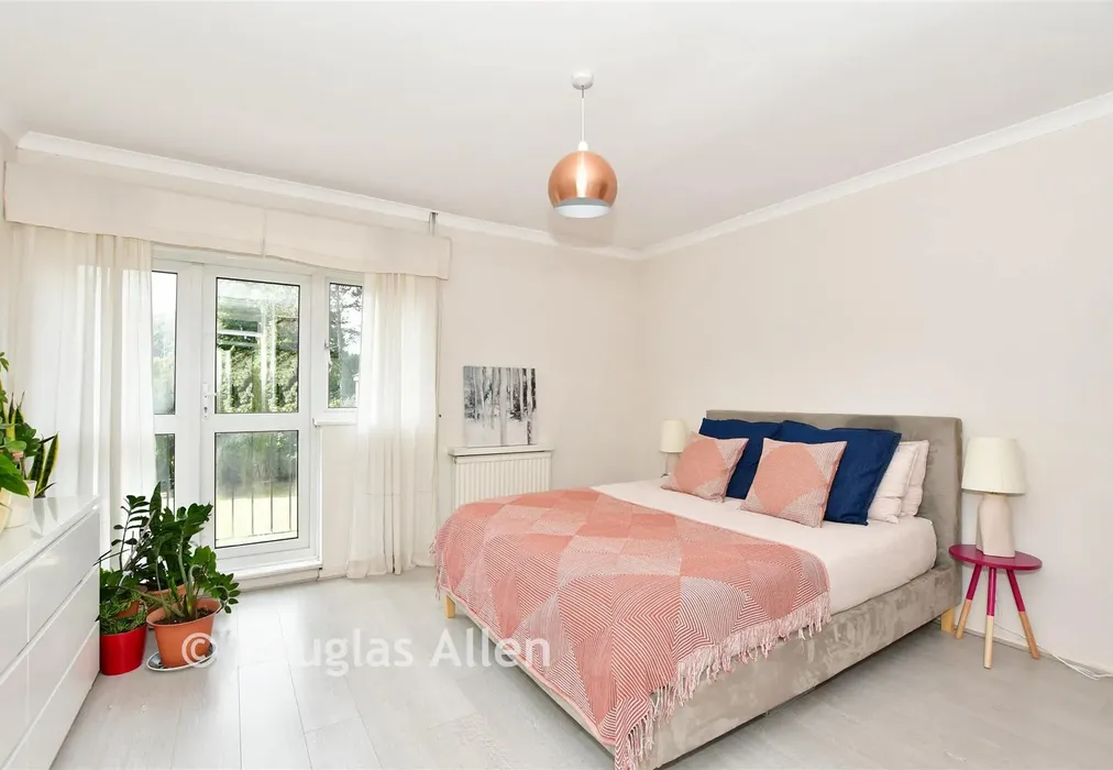 Bedroom 1 - Hartland Road, Epping, Essex - Wards of Kent