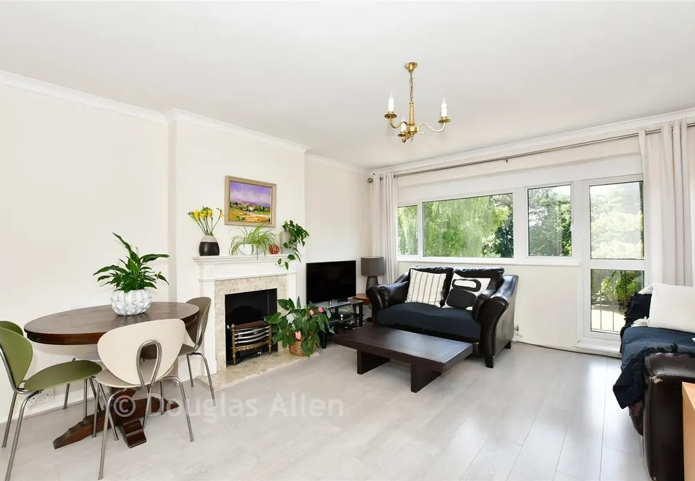 Lounge/Diner - Hartland Road, Epping, Essex - Wards of Kent