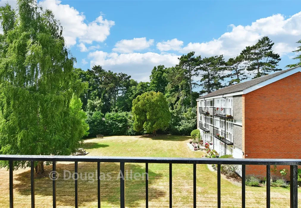 Balcony / Terrace - Hartland Road, Epping, Essex - Wards of Kent