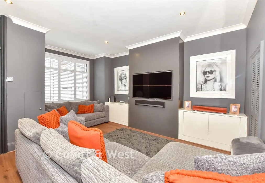 Lounge - North End Grove, Portsmouth, Hampshire - Wards of Kent