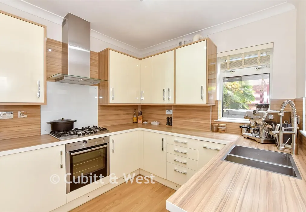 Kitchen - North End Grove, Portsmouth, Hampshire - Wards of Kent