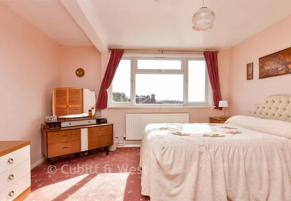 Bedroom 1 - Falmer Gardens, Woodingdean, Brighton, East Sussex - Wards of Kent