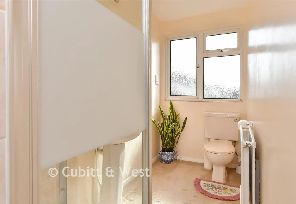 En-Suite Shower Room - Falmer Gardens, Woodingdean, Brighton, East Sussex - Wards of Kent