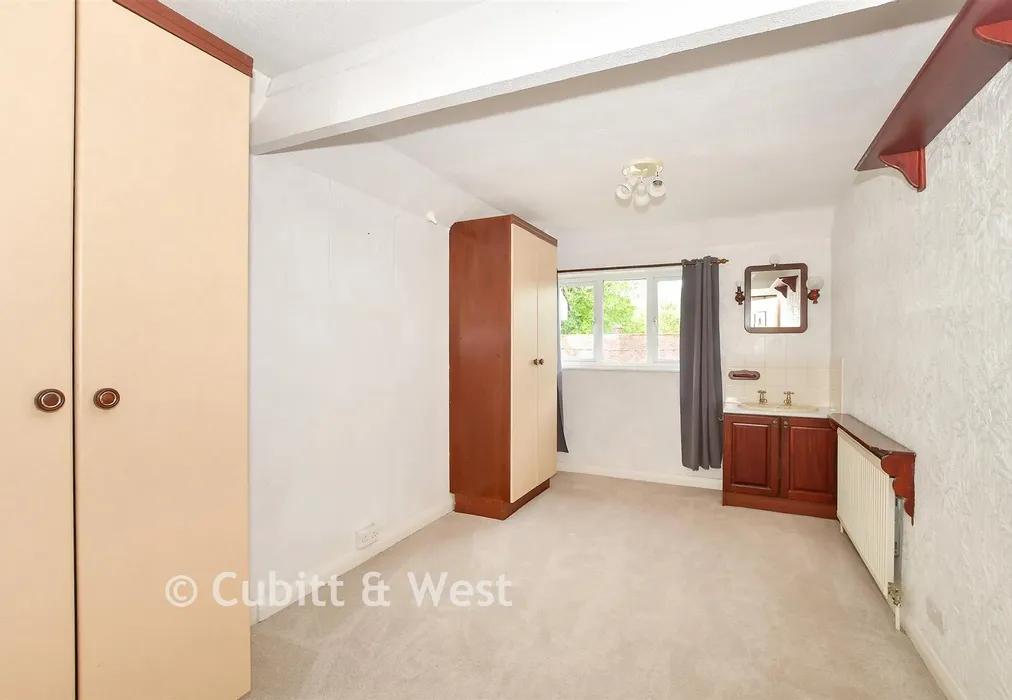 Bedroom 3 - East Street, Rusper, West Sussex - Wards of Kent