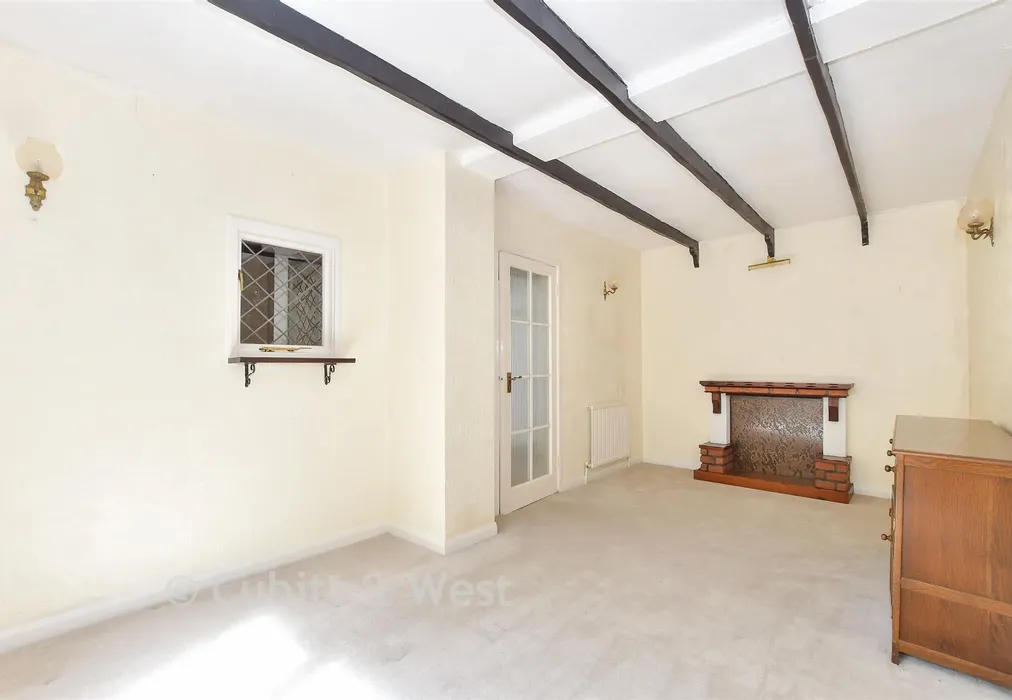 Dining Room - East Street, Rusper, West Sussex - Wards of Kent