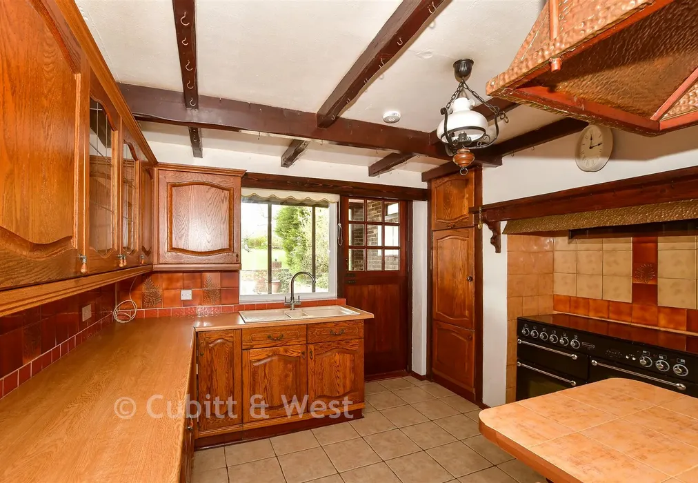 Kitchen - East Street, Rusper, West Sussex - Wards of Kent