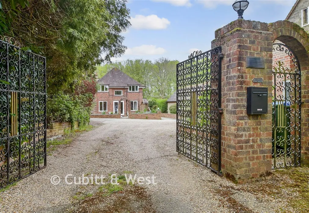 Front. No Number - East Street, Rusper, West Sussex - Wards of Kent