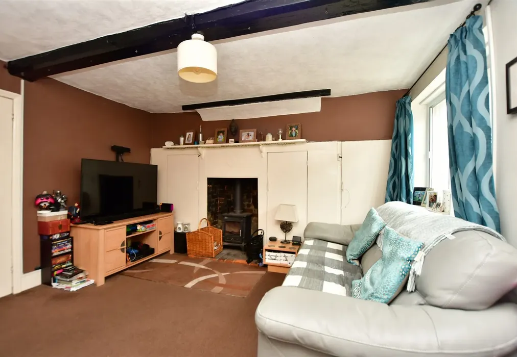 Sitting Room - Staple Street, Hernhill, Faversham, Kent - Wards of Kent