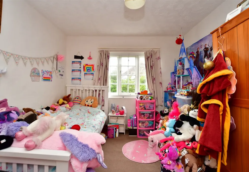Bedroom 4 - Staple Street, Hernhill, Faversham, Kent - Wards of Kent