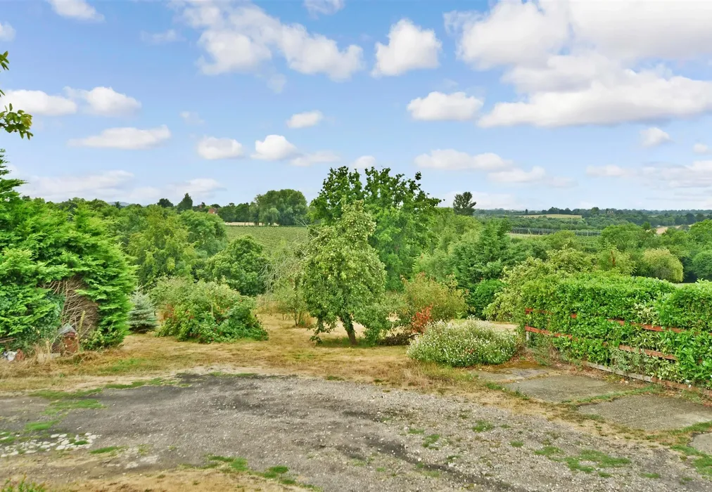Views To Rear - Staple Street, Hernhill, Faversham, Kent - Wards of Kent