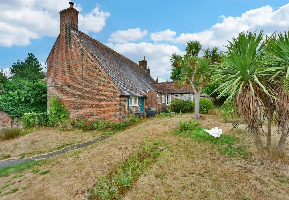 Rear Elevation - Staple Street, Hernhill, Faversham, Kent - Wards of Kent