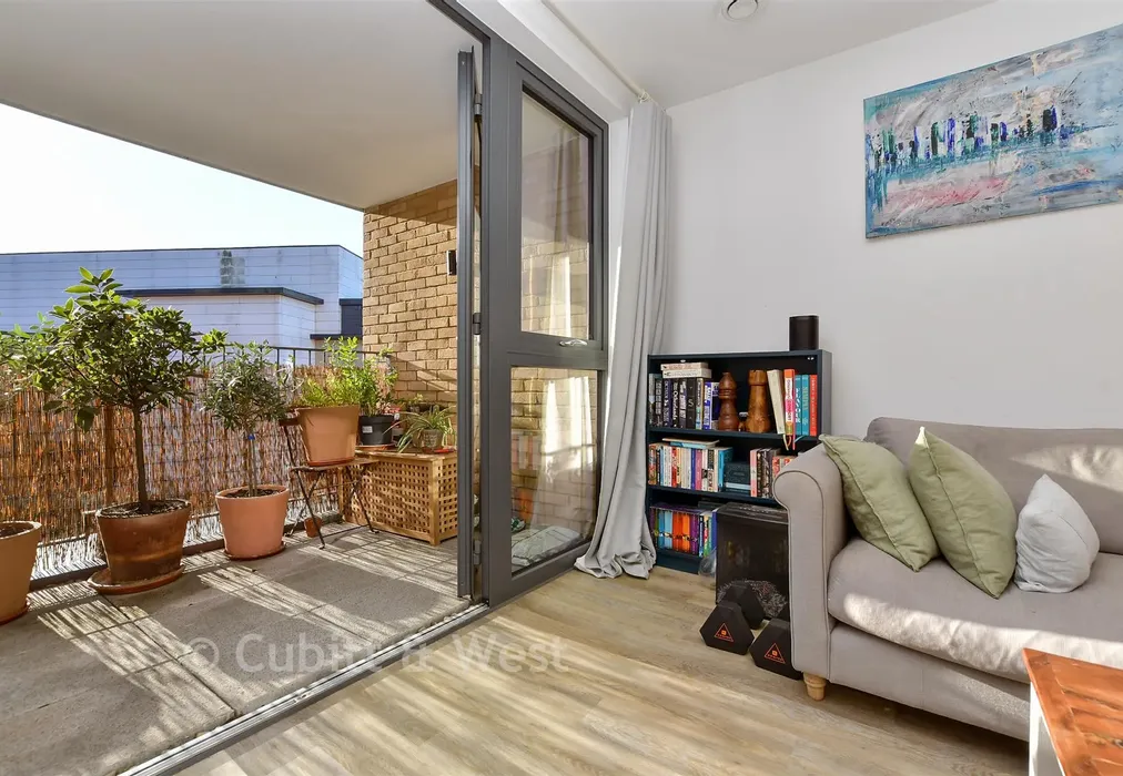 Internal Lifestyle Photograph - High Street, Sutton, Surrey - Wards of Kent