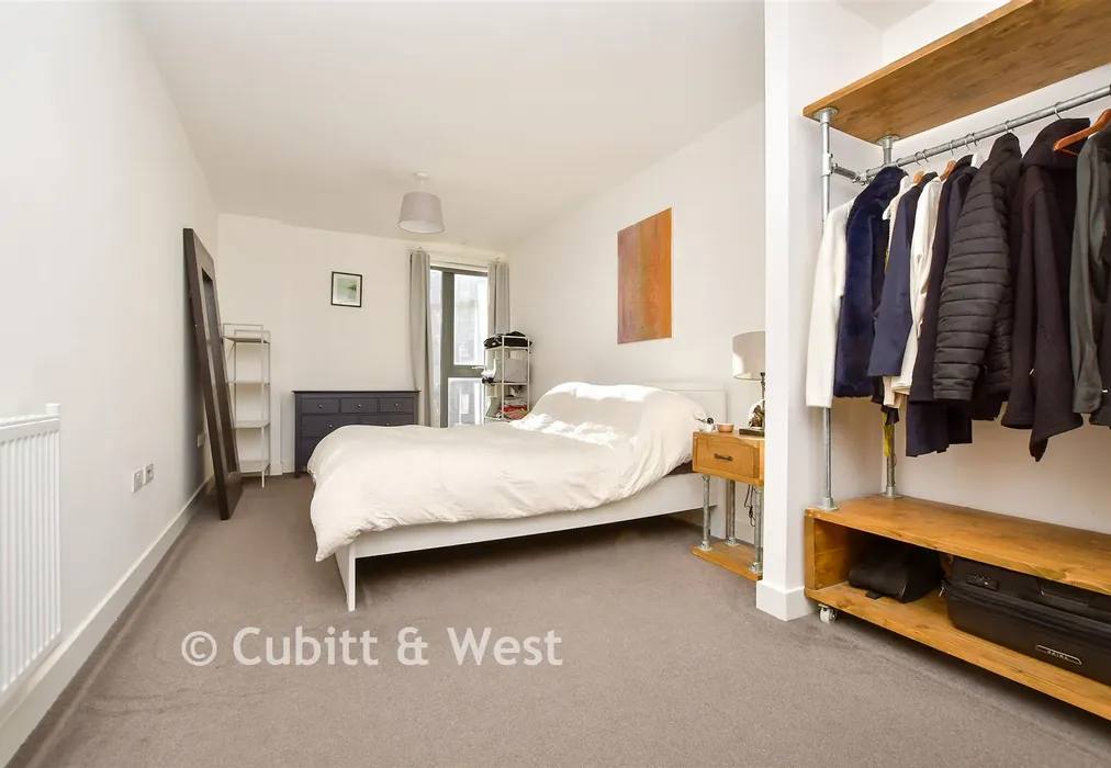 Bedroom - High Street, Sutton, Surrey - Wards of Kent
