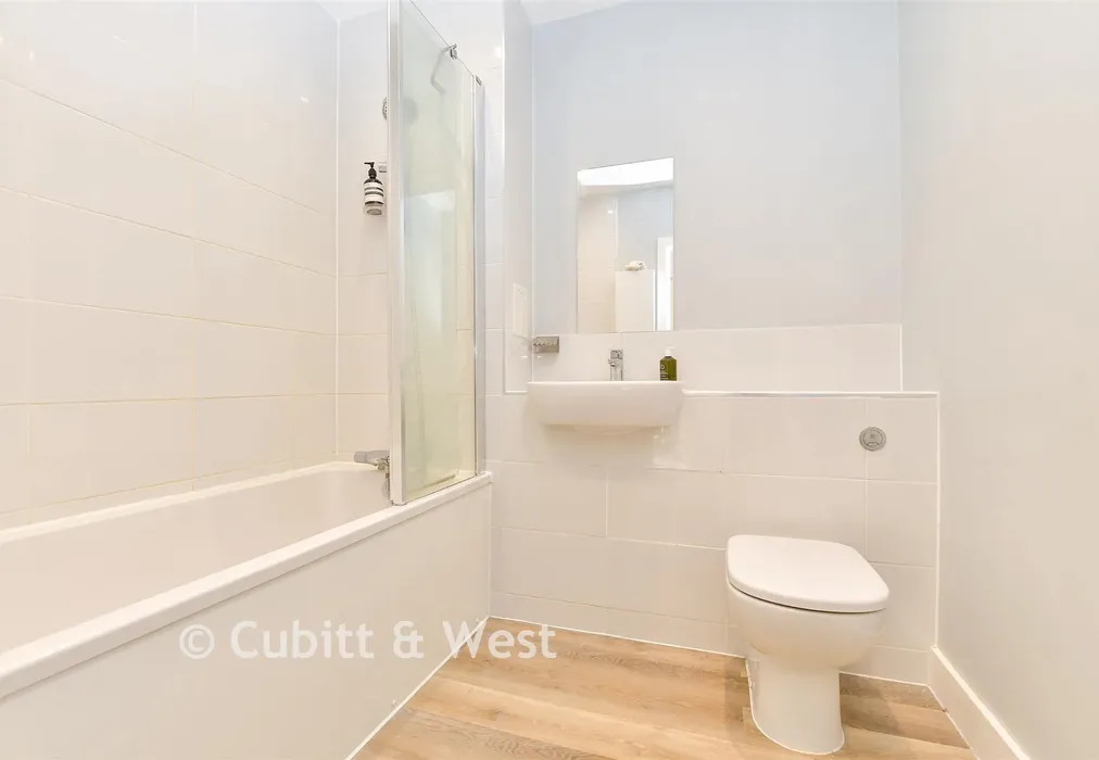 Bathroom - High Street, Sutton, Surrey - Wards of Kent