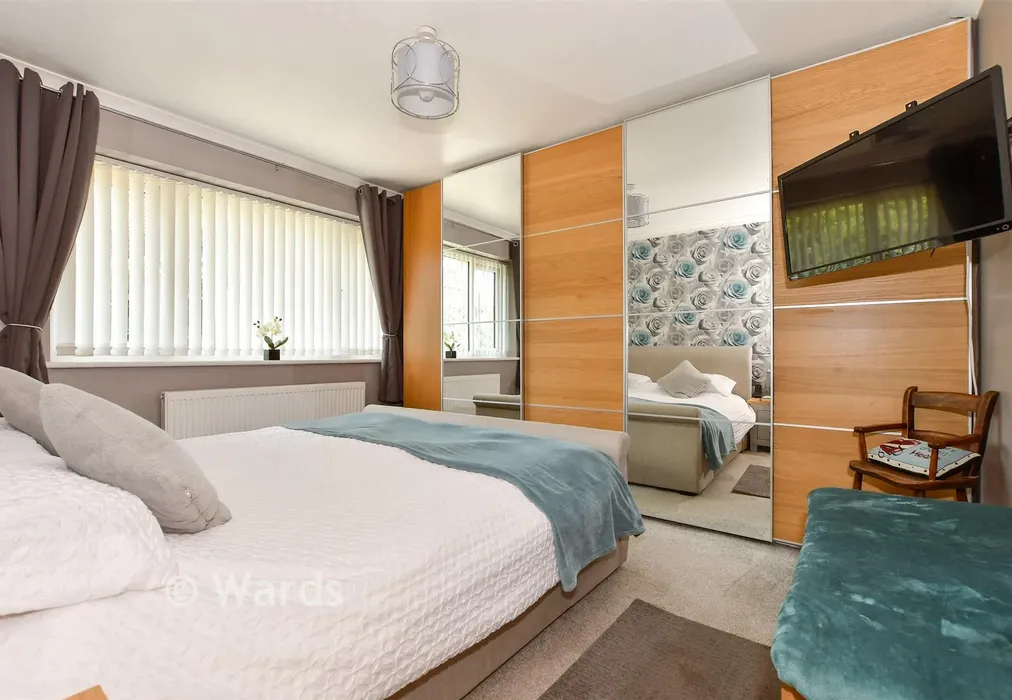 Bedroom 1 - Millstrood Road, Whitstable, Kent - Wards of Kent