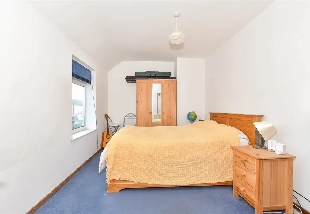 Bedroom 1 - Kings Road, Canterbury, Kent - Wards of Kent