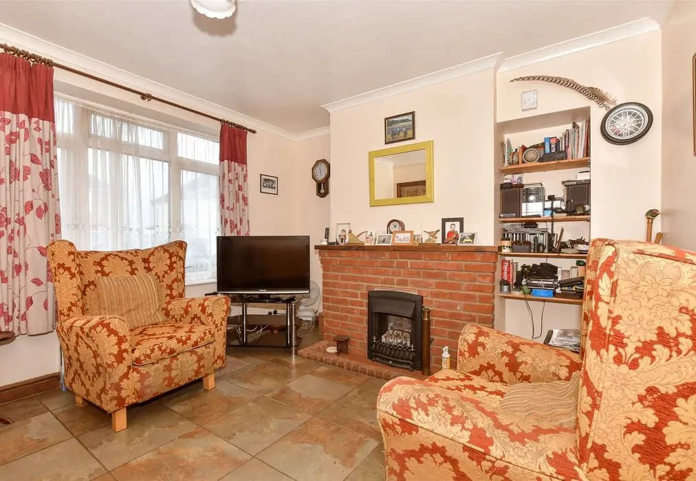 Lounge - Kings Road, Canterbury, Kent - Wards of Kent