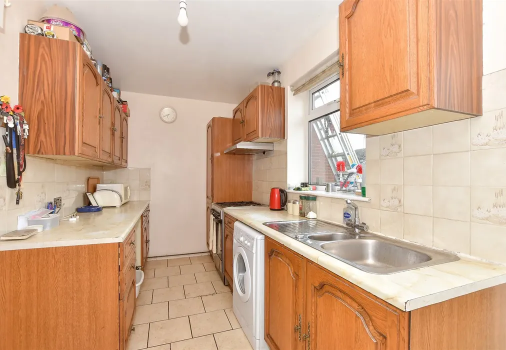 Kitchen - Kings Road, Canterbury, Kent - Wards of Kent