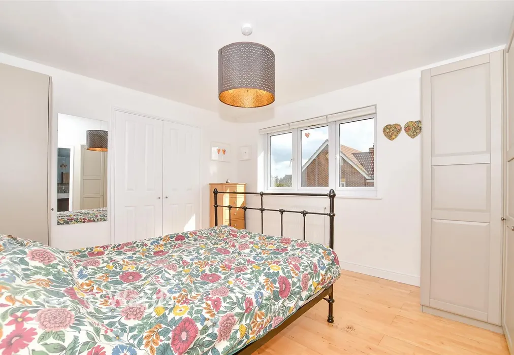 Bedroom 1 - Chestnut Close, Kings Hill, West Malling, Kent - Wards of Kent