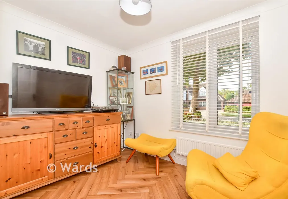 Study - Chestnut Close, Kings Hill, West Malling, Kent - Wards of Kent