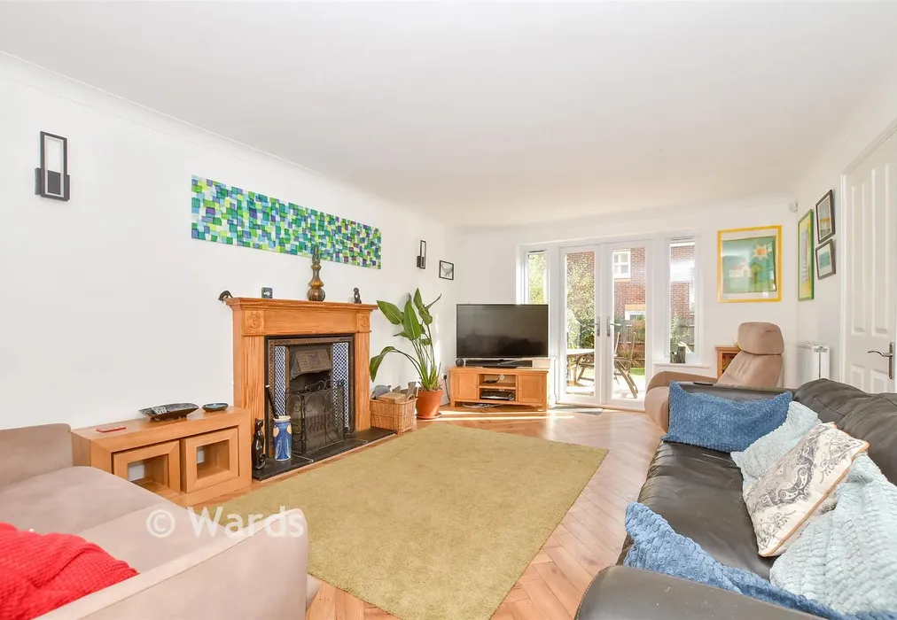 Lounge - Chestnut Close, Kings Hill, West Malling, Kent - Wards of Kent
