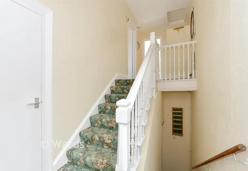 Landing - Minnis Road, Birchington, Kent - Wards of Kent