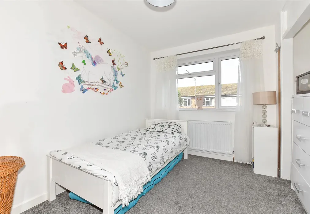 Bedroom 2 - Barnfield, Herne Bay, Kent - Wards of Kent