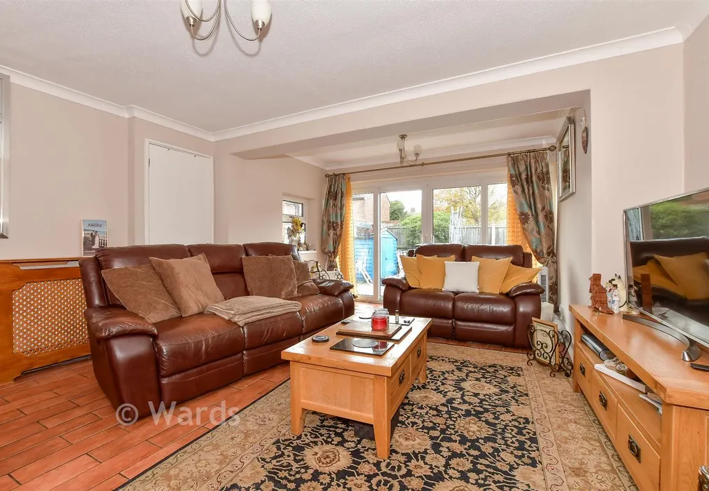 Lounge - Barnfield, Herne Bay, Kent - Wards of Kent