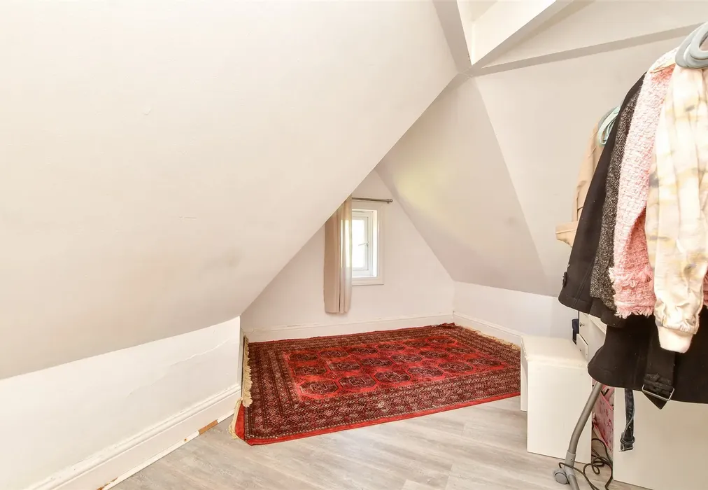 Bedroom - Brighton Road, Sutton, Surrey - Wards of Kent