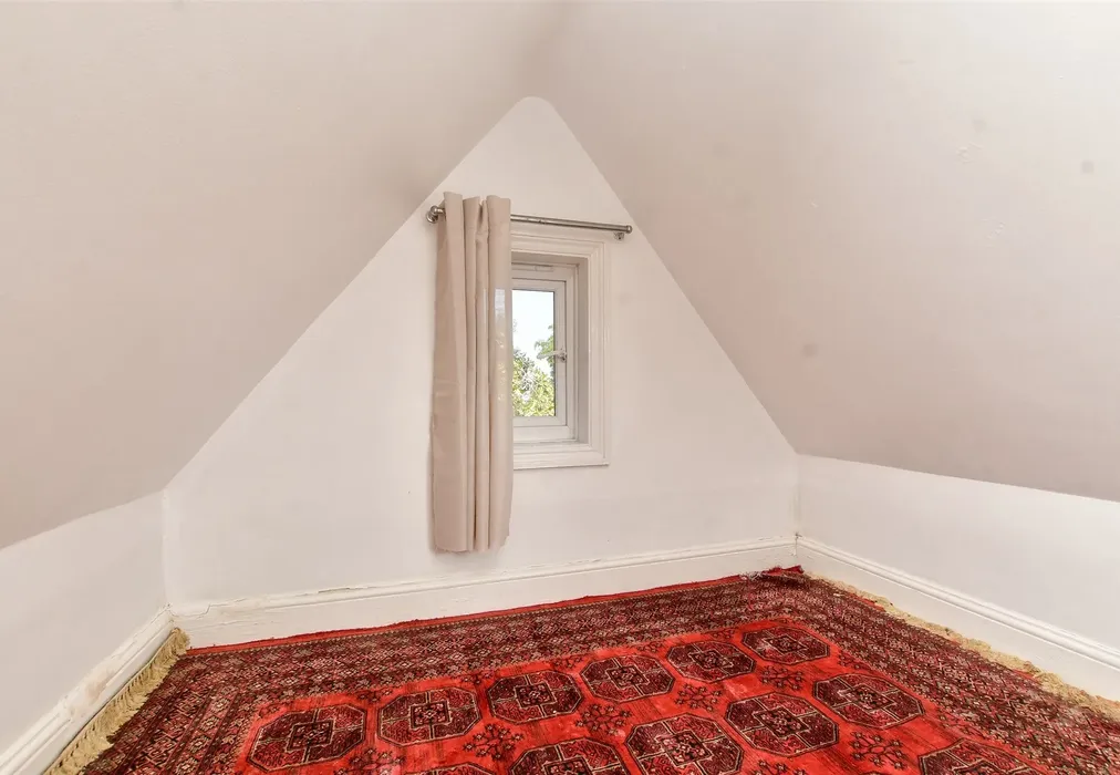 Bedroom - Brighton Road, Sutton, Surrey - Wards of Kent