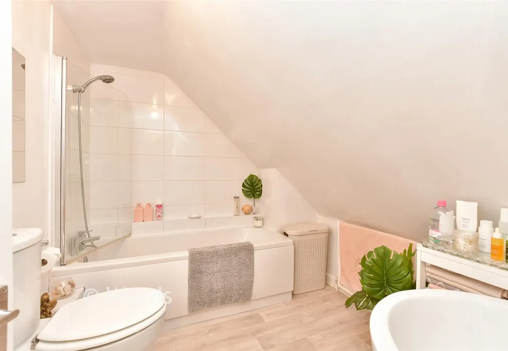 Bathroom - King Edward Road, Gillingham, Kent - Wards of Kent