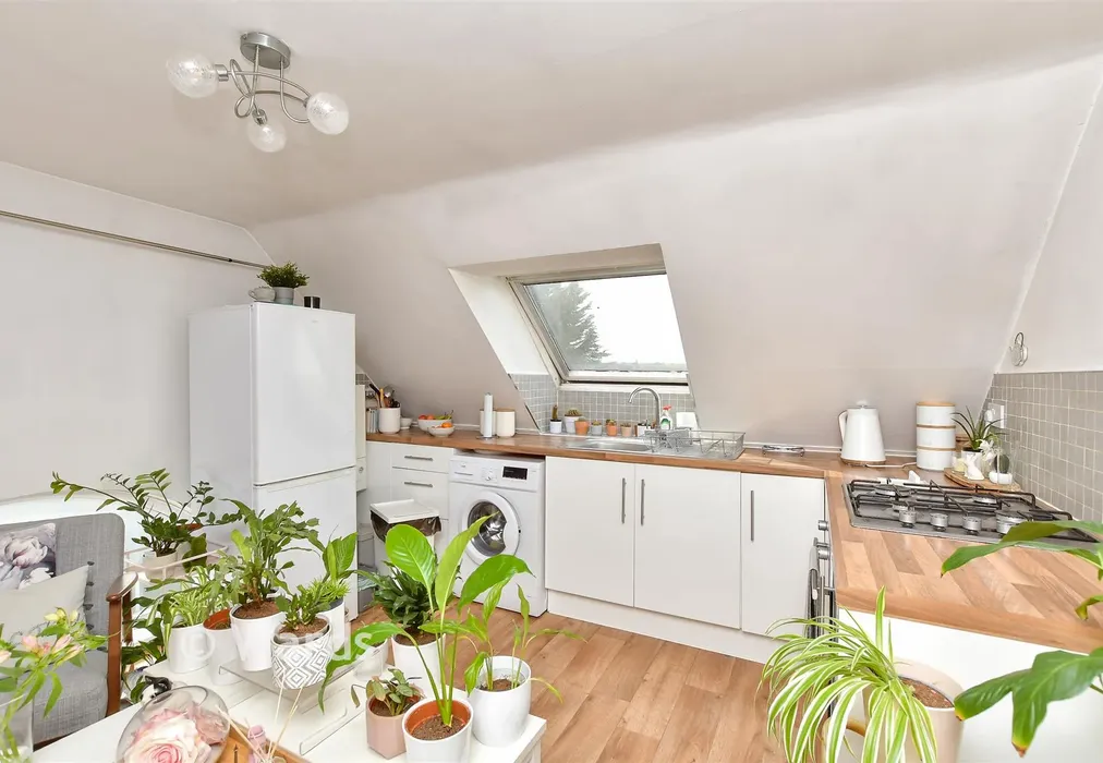 Bedroom/      Kitchen/   Living Area - King Edward Road, Gillingham, Kent - Wards of Kent