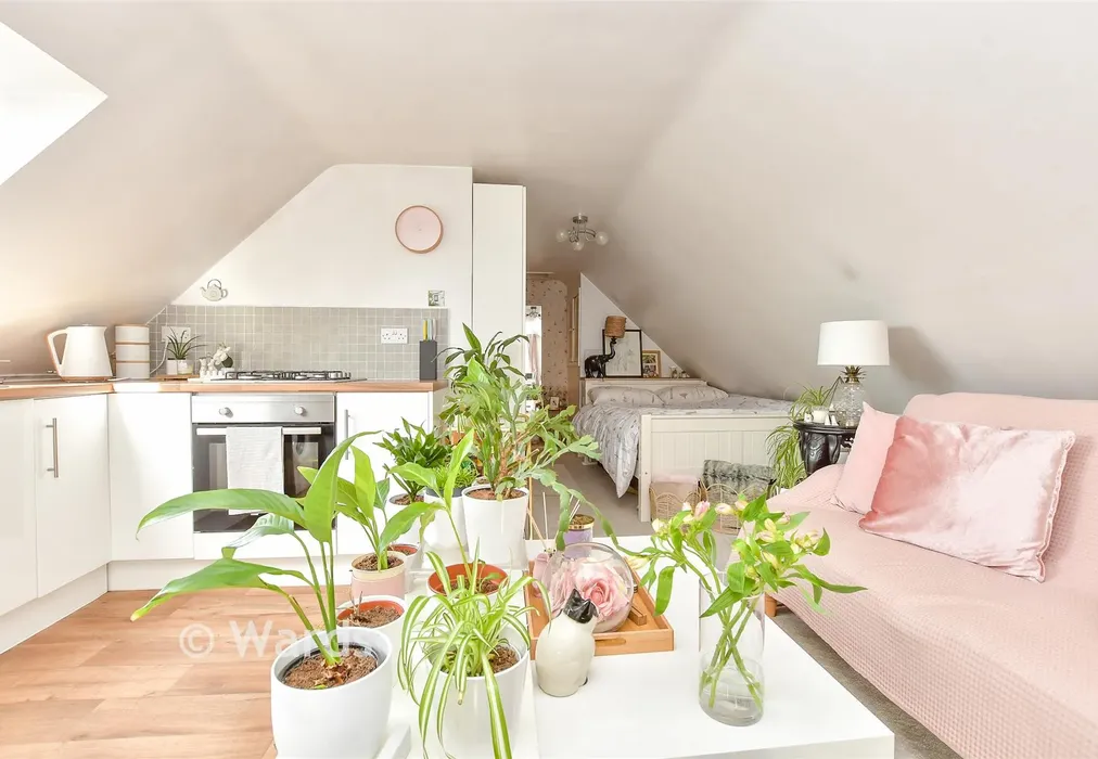 Bedroom/      Kitchen/   Living Area - King Edward Road, Gillingham, Kent - Wards of Kent