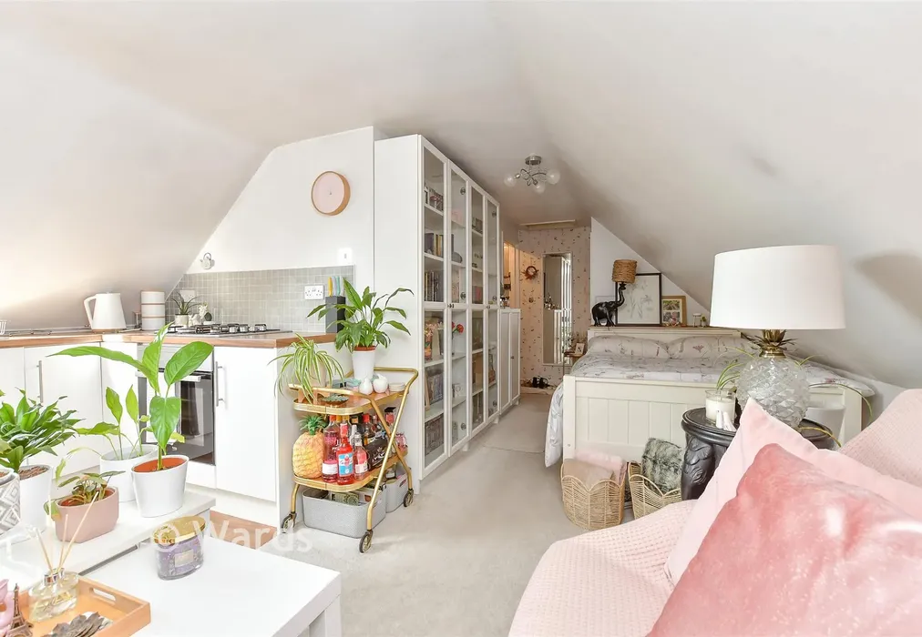 Bedroom/      Kitchen/   Living Area - King Edward Road, Gillingham, Kent - Wards of Kent