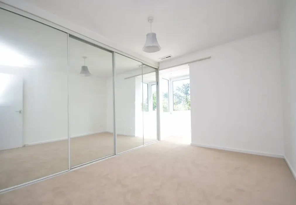 Bed - Park Hill Road, Croydon, Surrey - Wards of Kent