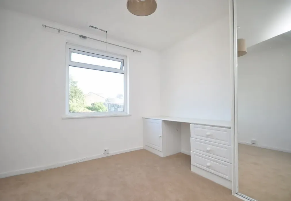 Room - Park Hill Road, Croydon, Surrey - Wards of Kent