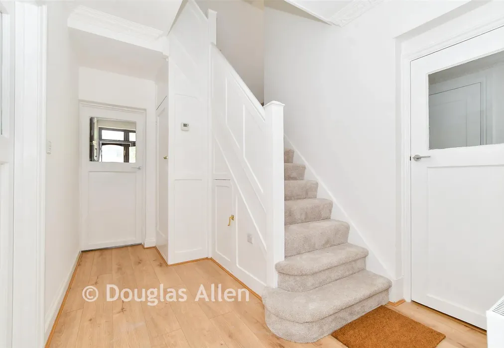 Hallway - Lakeside Avenue, Ilford, Essex - Wards of Kent